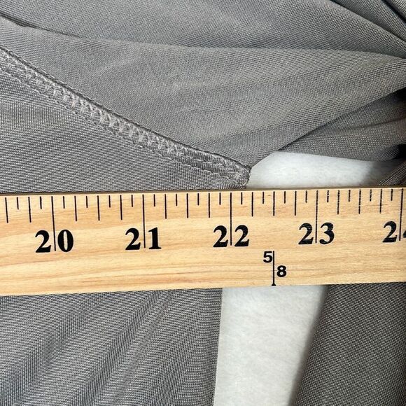 Under Armour Women's gray Heatgear Velocity Twist Hoodie-women’s medium-NWT - Picture 2 of 11